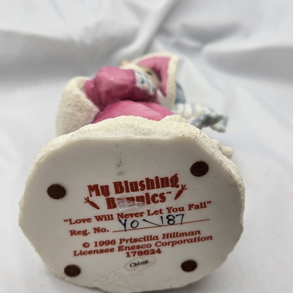 Enesco My Blushing Bunnies Ice Skating Holiday vntg Resin figurine Pink - Picture 2 of 11
